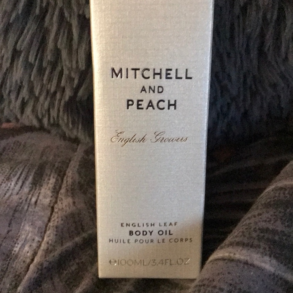 Mitchell and Peach English Leaf Body Oil  New/Never opened